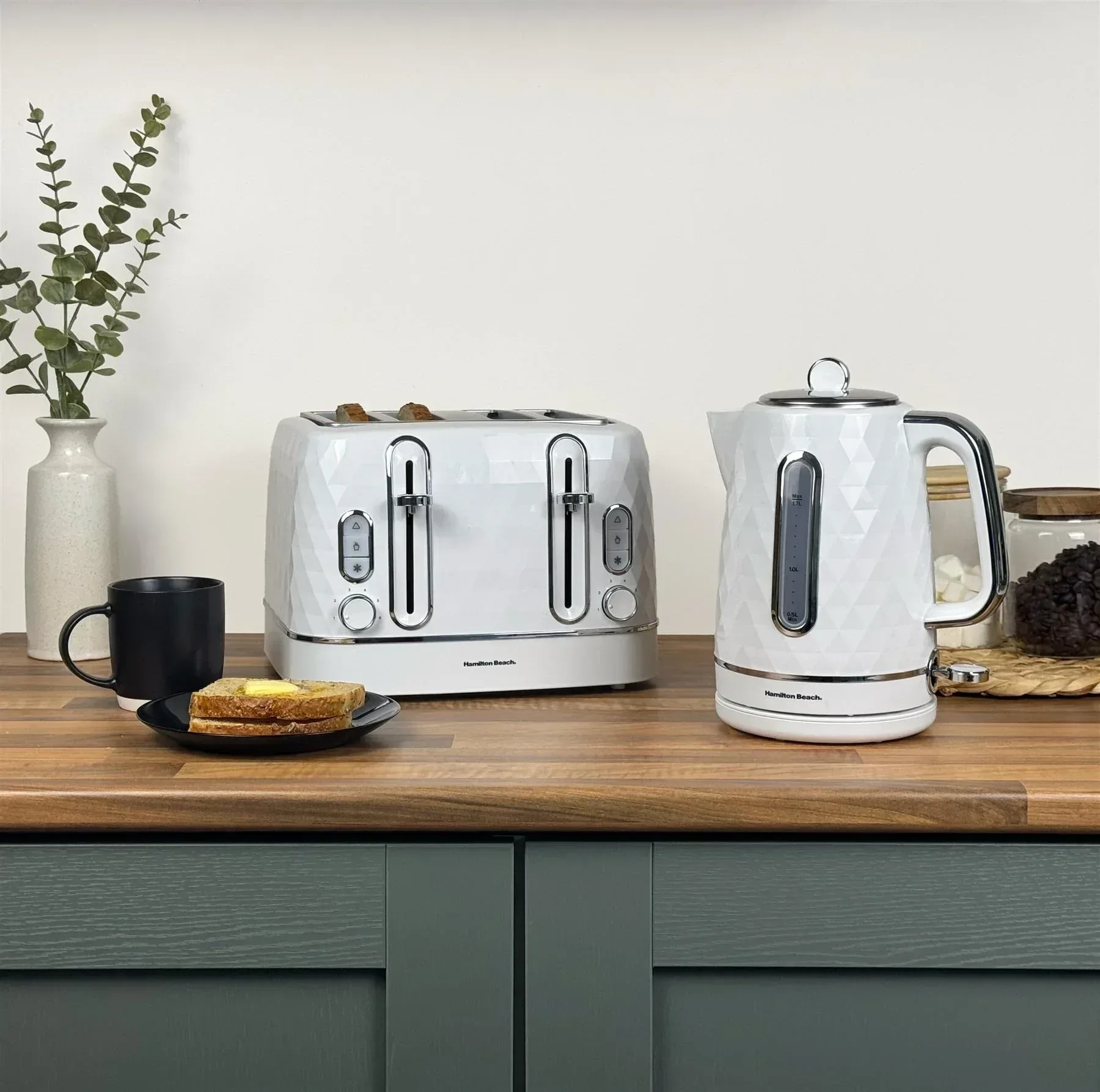 Hamilton Beach Diamond Kettle, Toaster & 20L Standard Microwave Set - White - Image 5