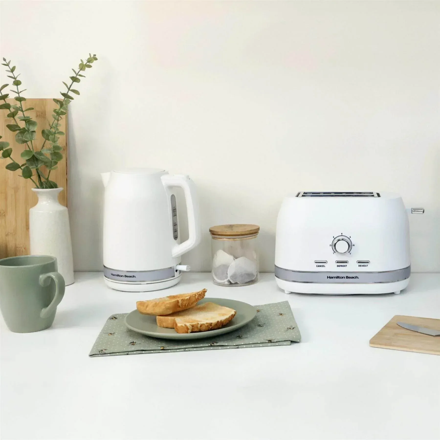 Hamilton Beach Ella 1.7L Kettle - Matte White - Image 3