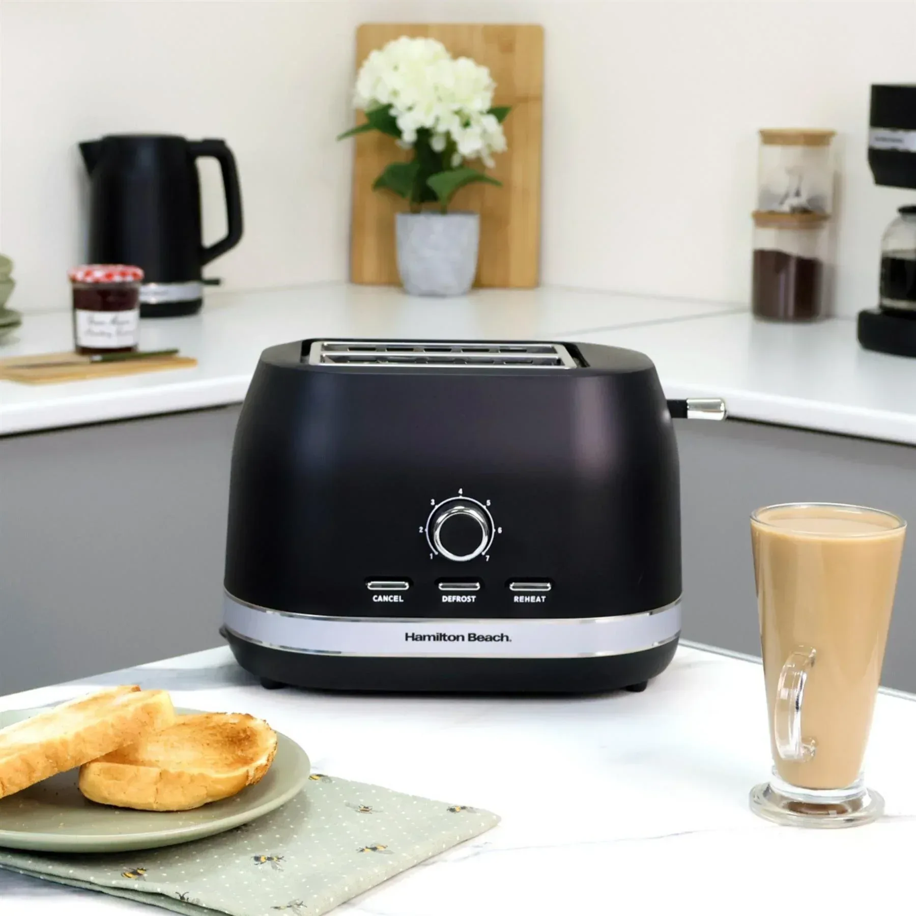 Hamilton Beach Ella Kettle, Toaster & 20L Stainless Steel Cavity Microwave Set - Black - Image 3