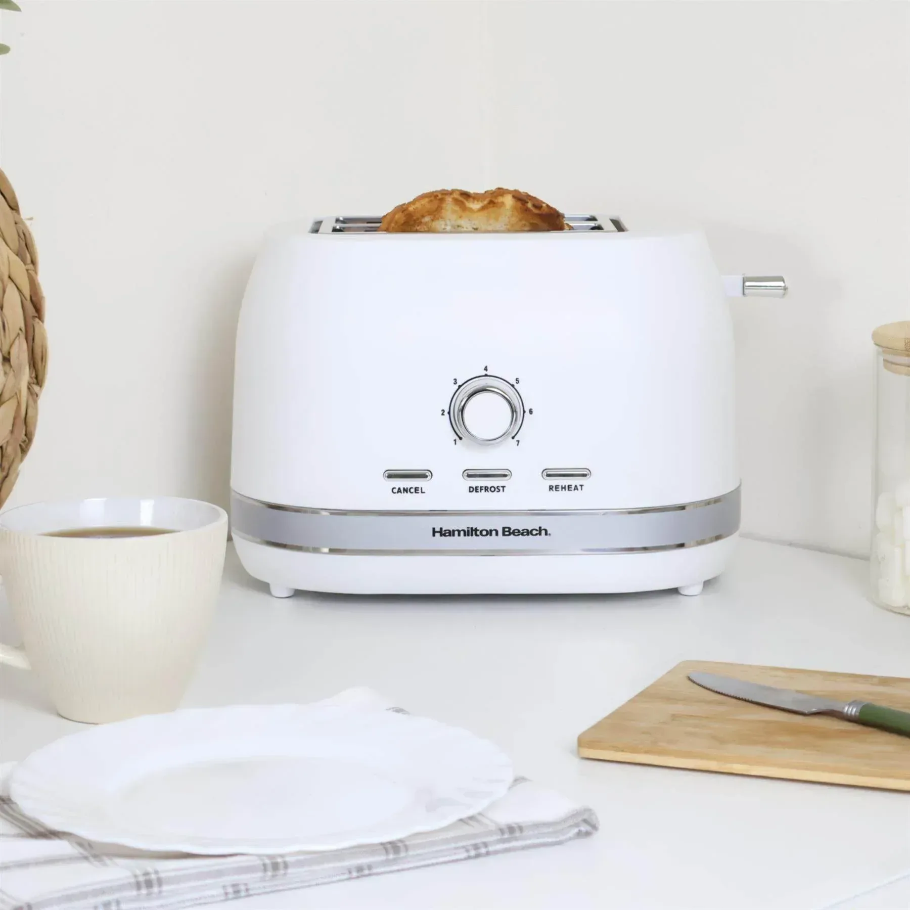Hamilton Beach Ella Kettle & Toaster Set - Matte White - Image 4