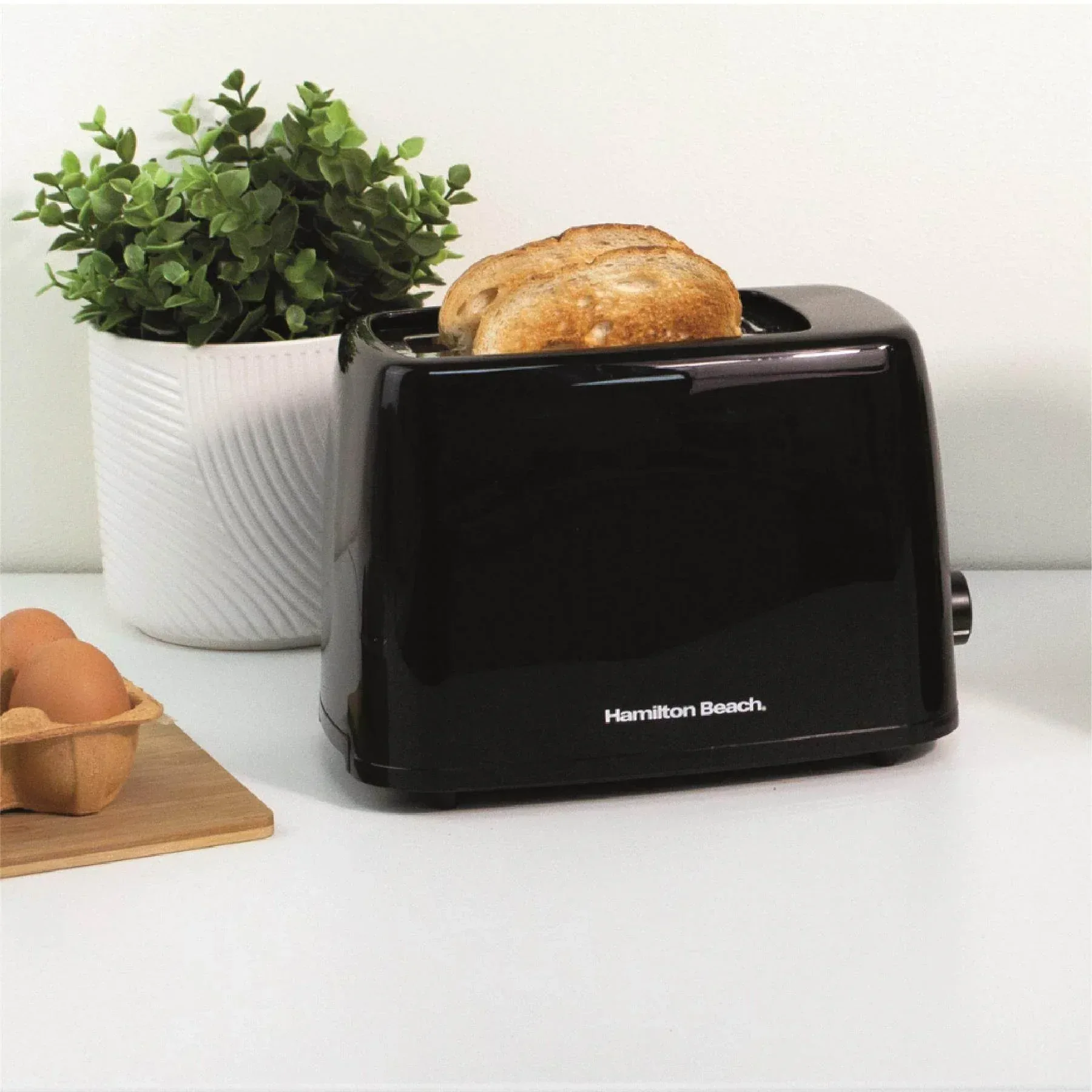 Hamilton Beach Essential 2 Slice Plastic Toaster - Black - Image 7