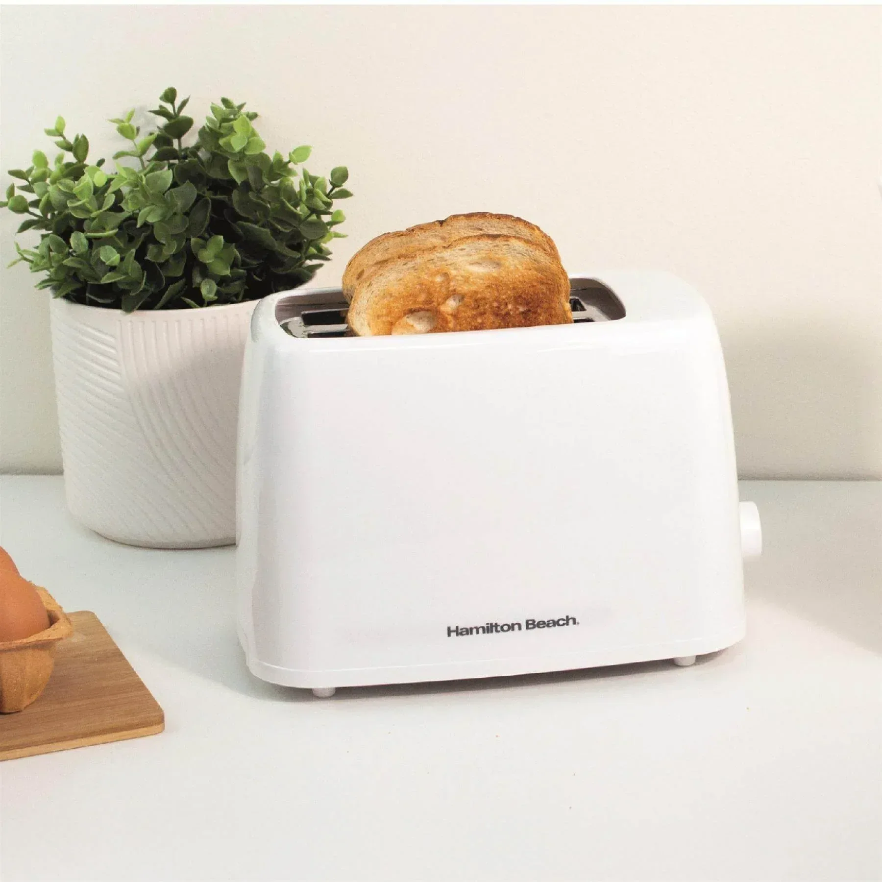 Hamilton Beach Essential 2 Slice Plastic Toaster - White - Image 3