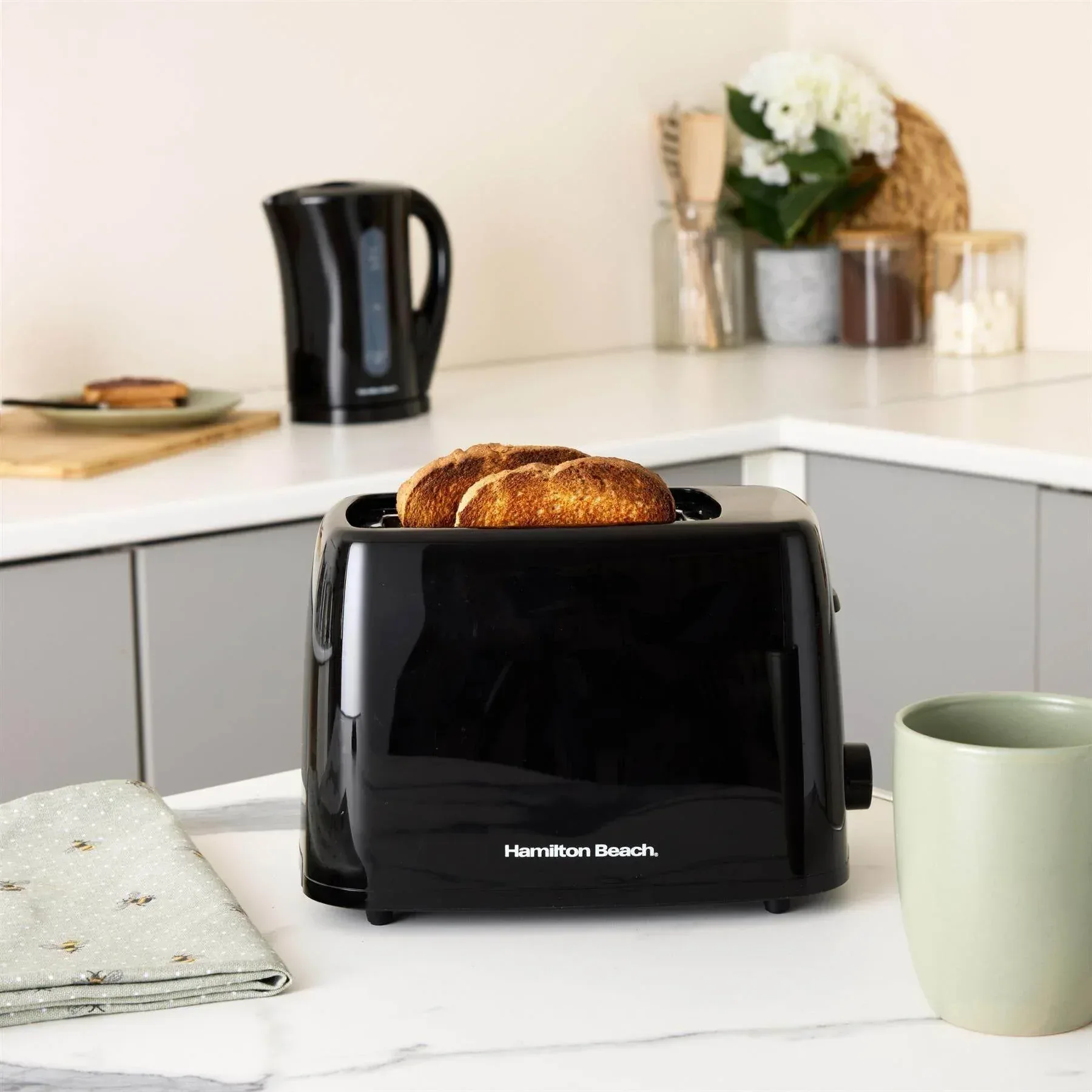 Hamilton Beach Essential Kettle & Toaster Set - Black - Image 4