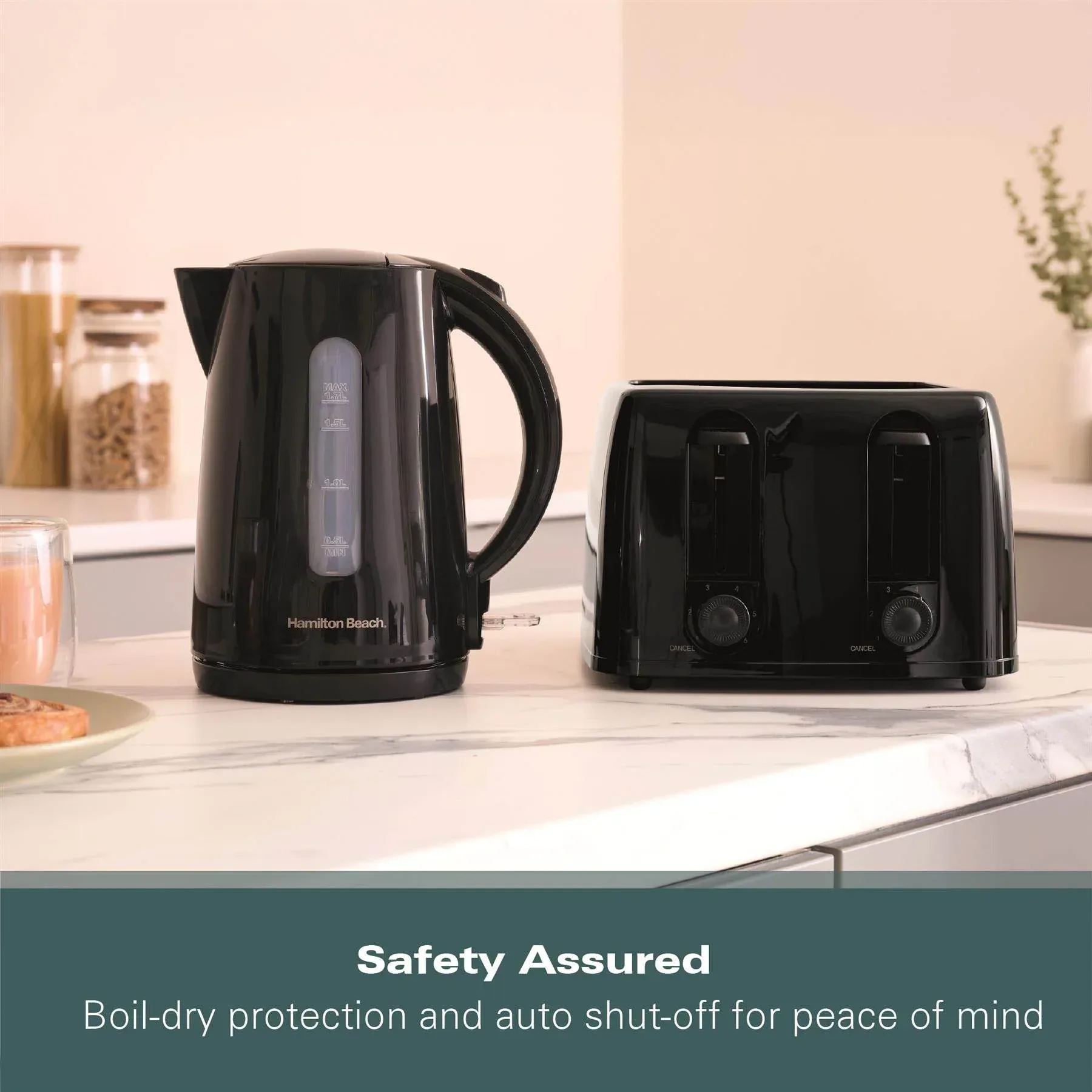 Hamilton Beach Essentials 1.7L Rapid Boil Kettle - Black - Image 11