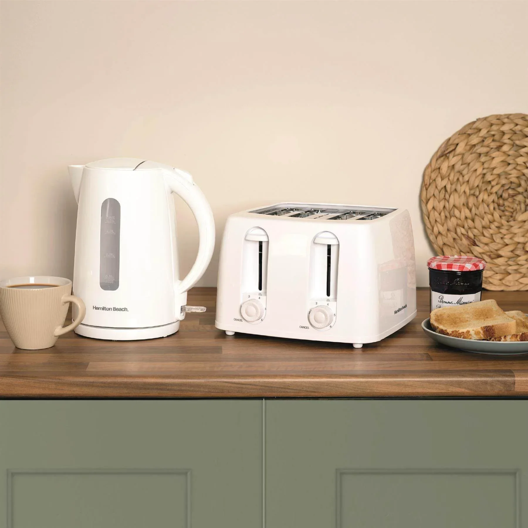 Hamilton Beach Essentials 1.7L Rapid Boil Kettle - White - Image 4