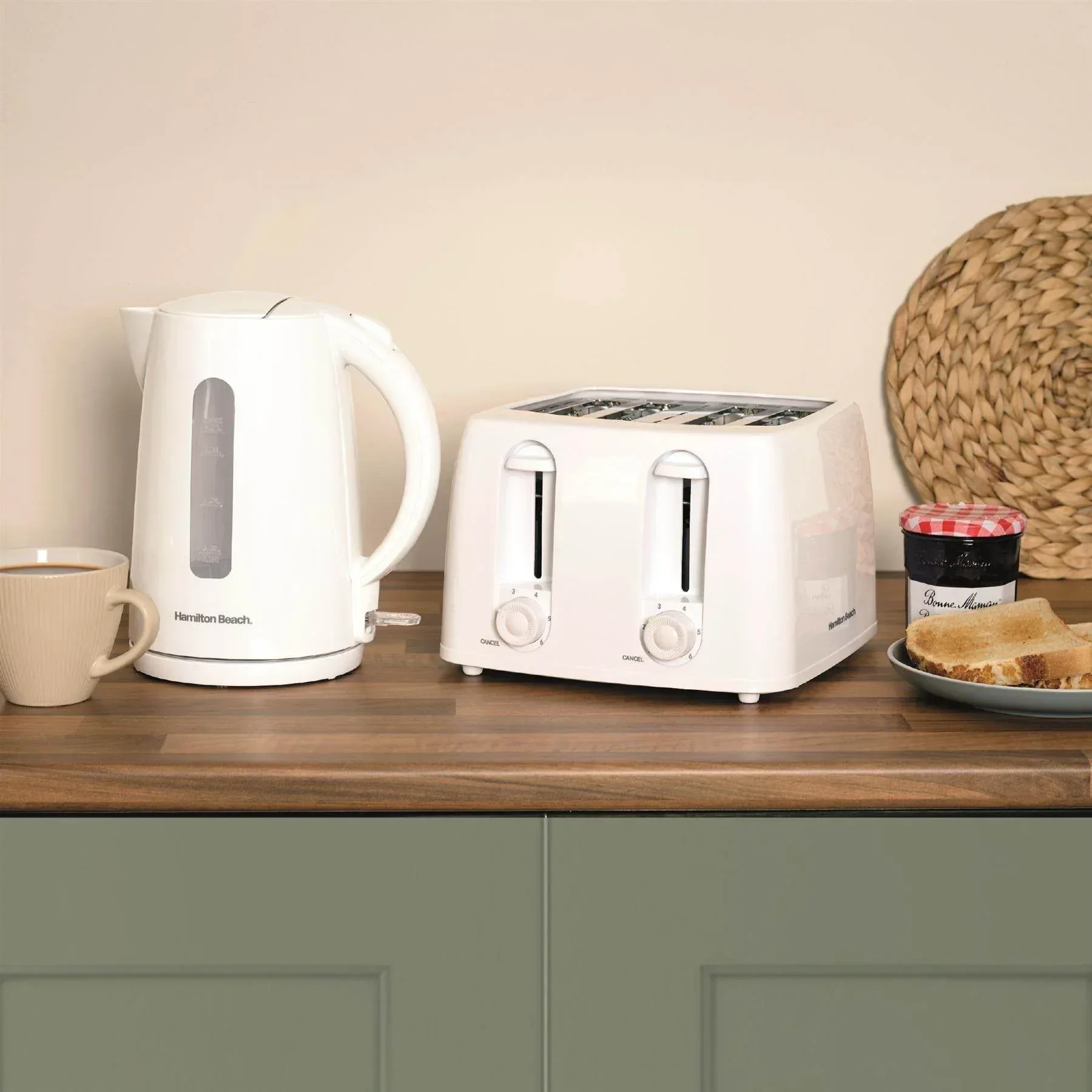 Hamilton Beach Essentials 4 Slice Toaster - White - Image 3