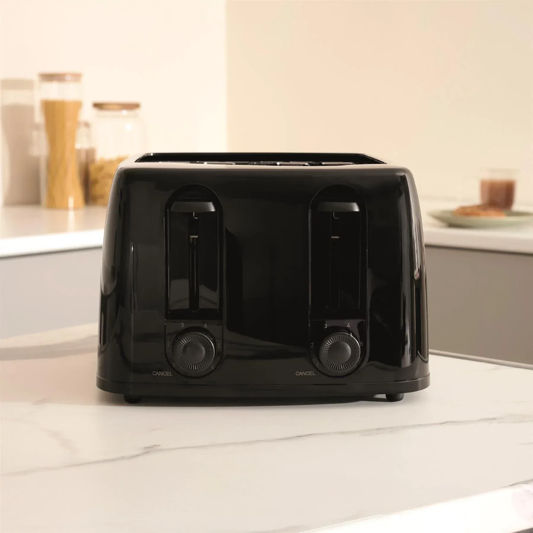 Hamilton Beach Essentials Kettle, 4 Slice Toaster & 20L Retro Microwave Set - Black - Image 4