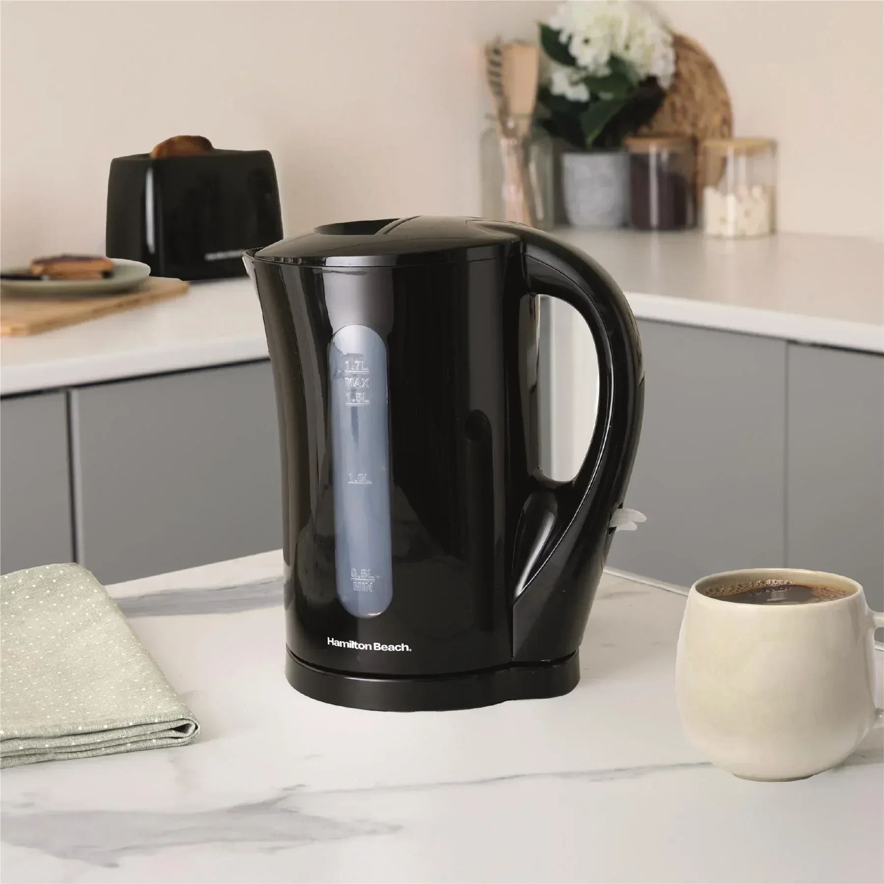 Hamilton Beach Essentials Kettle, Toaster, Sandwich Toaster & 1.8L Slow Cooker Set - Silver - Image 3