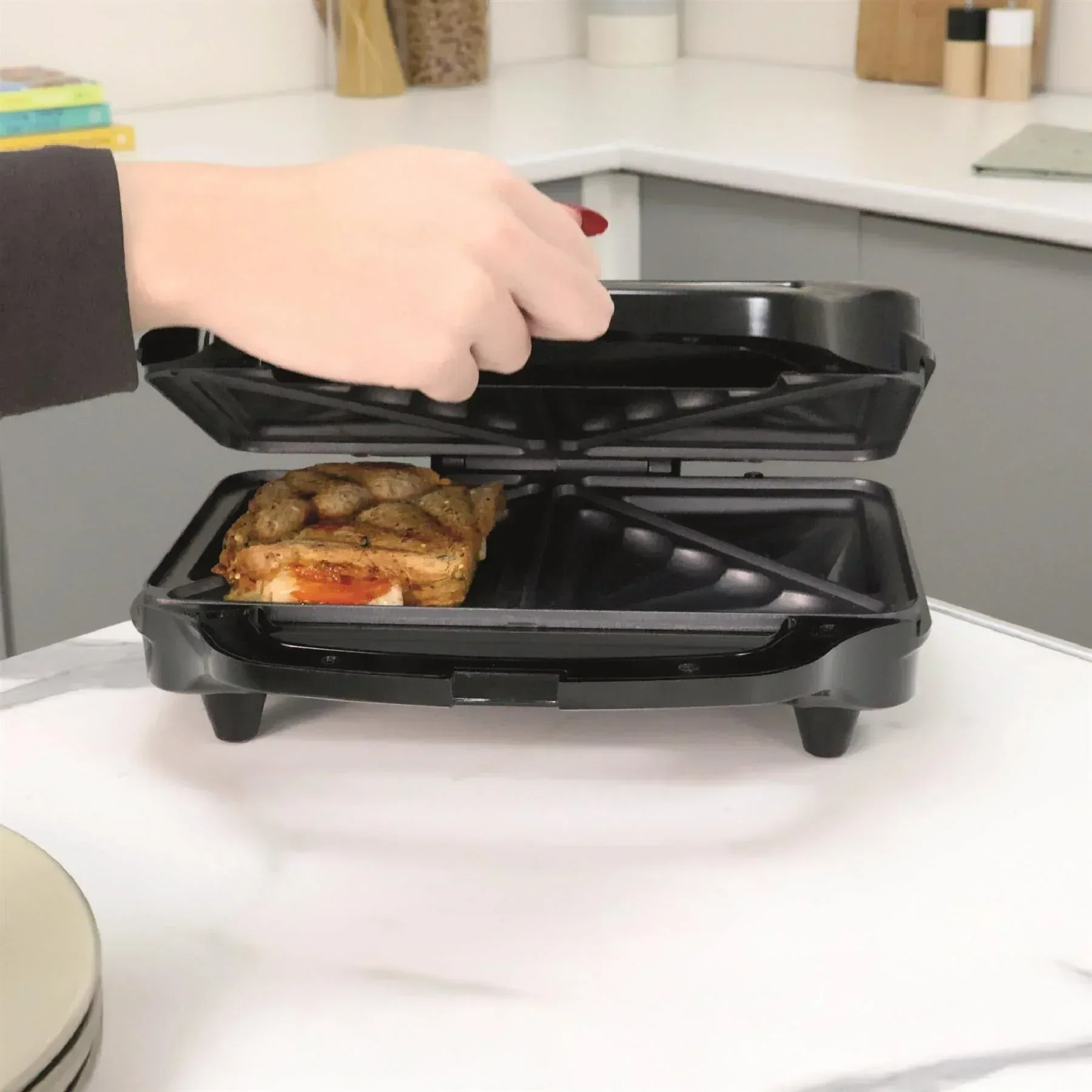Hamilton Beach Essentials Kettle, 4 Slice Toaster & Deep Fill Sandwich Toaster Set - Black - Image 9