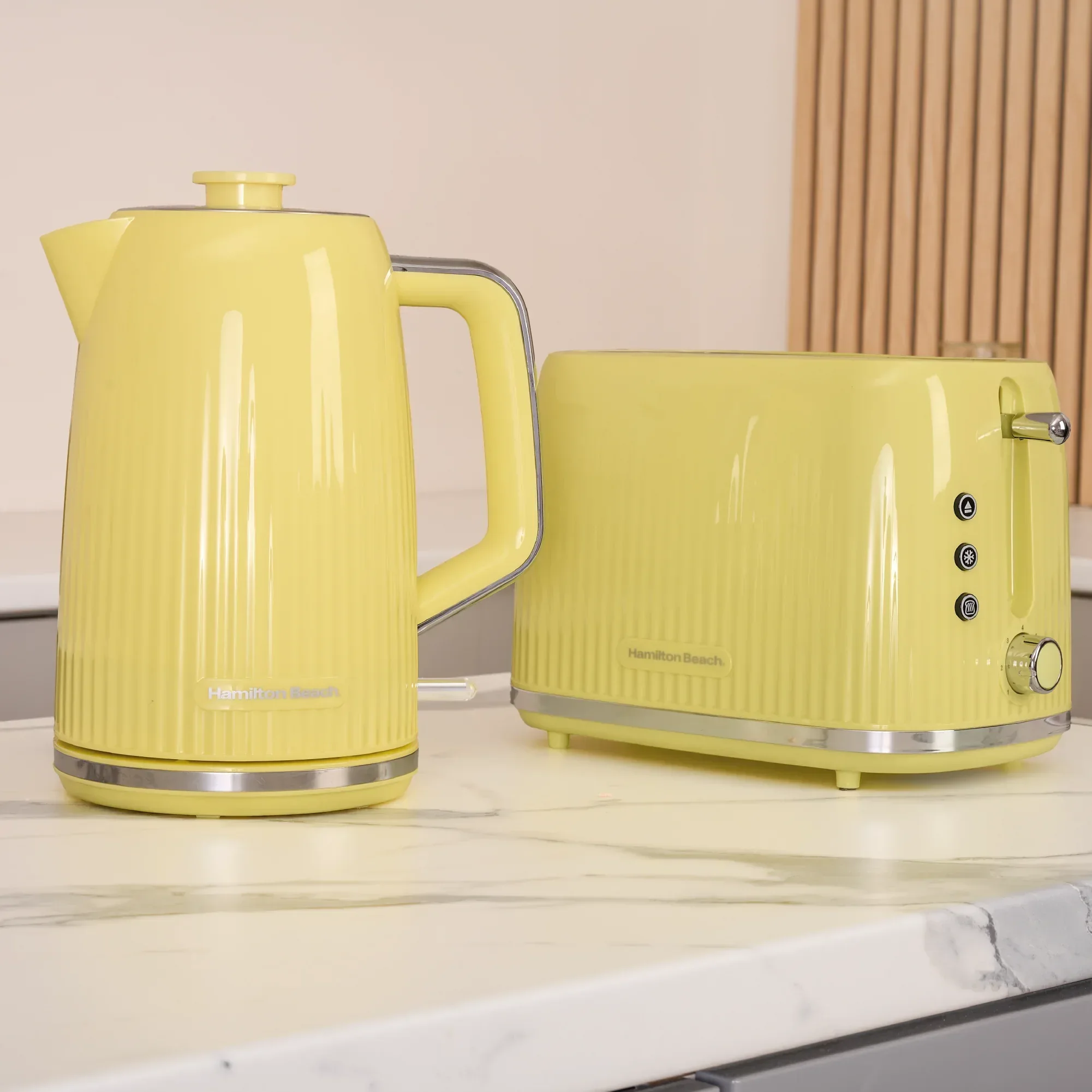 Hamilton Beach Miami 1.7L Kettle Banana Split - Image 3