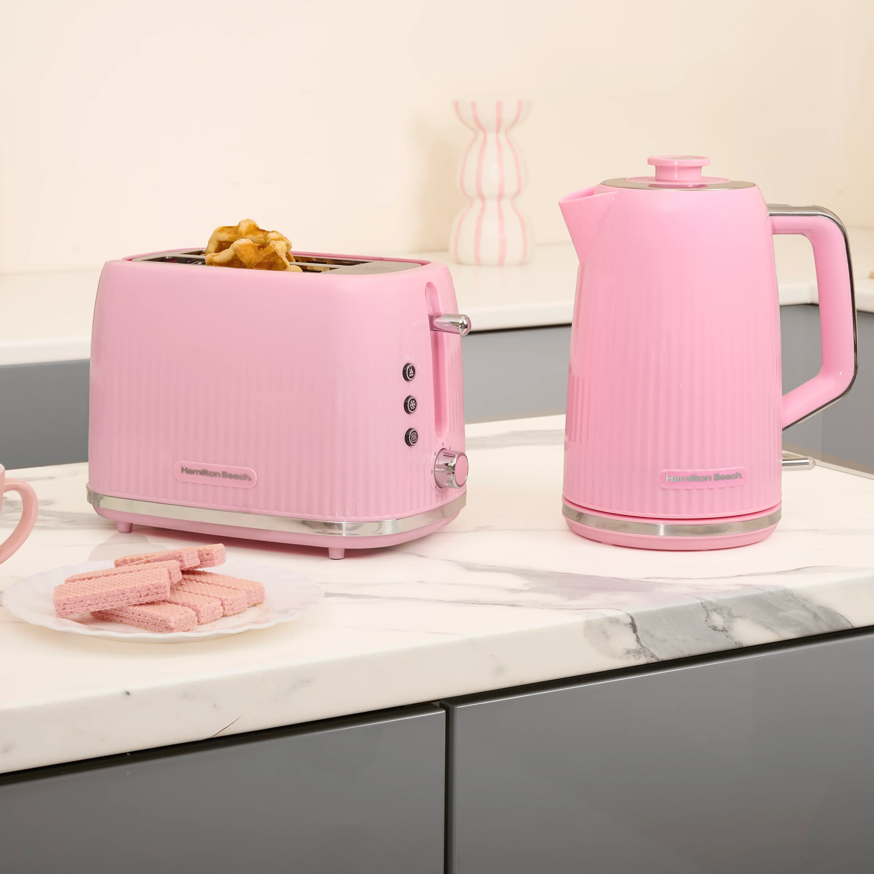 Hamilton Beach Miami 1.7L Kettle Flamingo Pink - Image 3