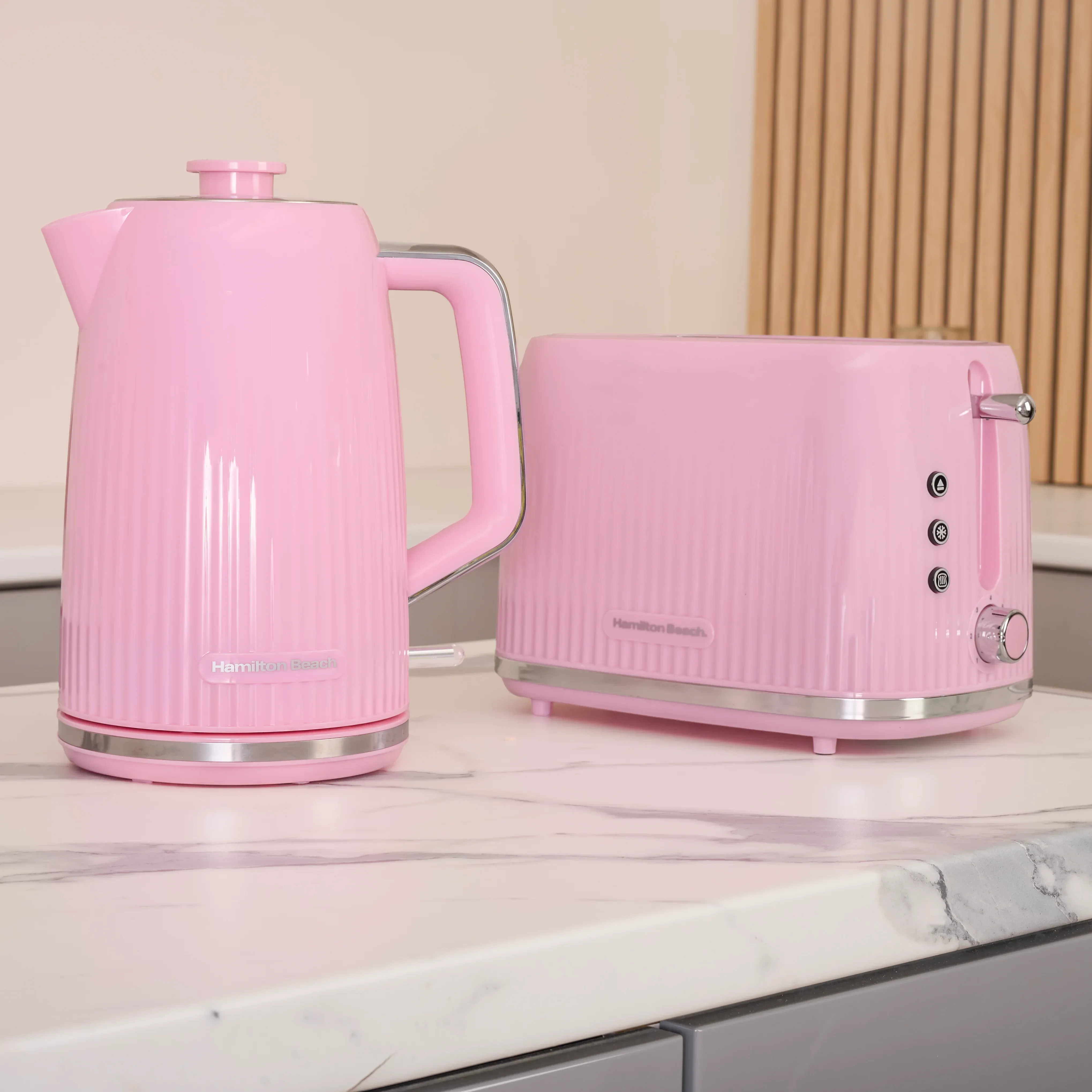 Hamilton Beach Miami 2 Slice Toaster Flamingo Pink - Image 3