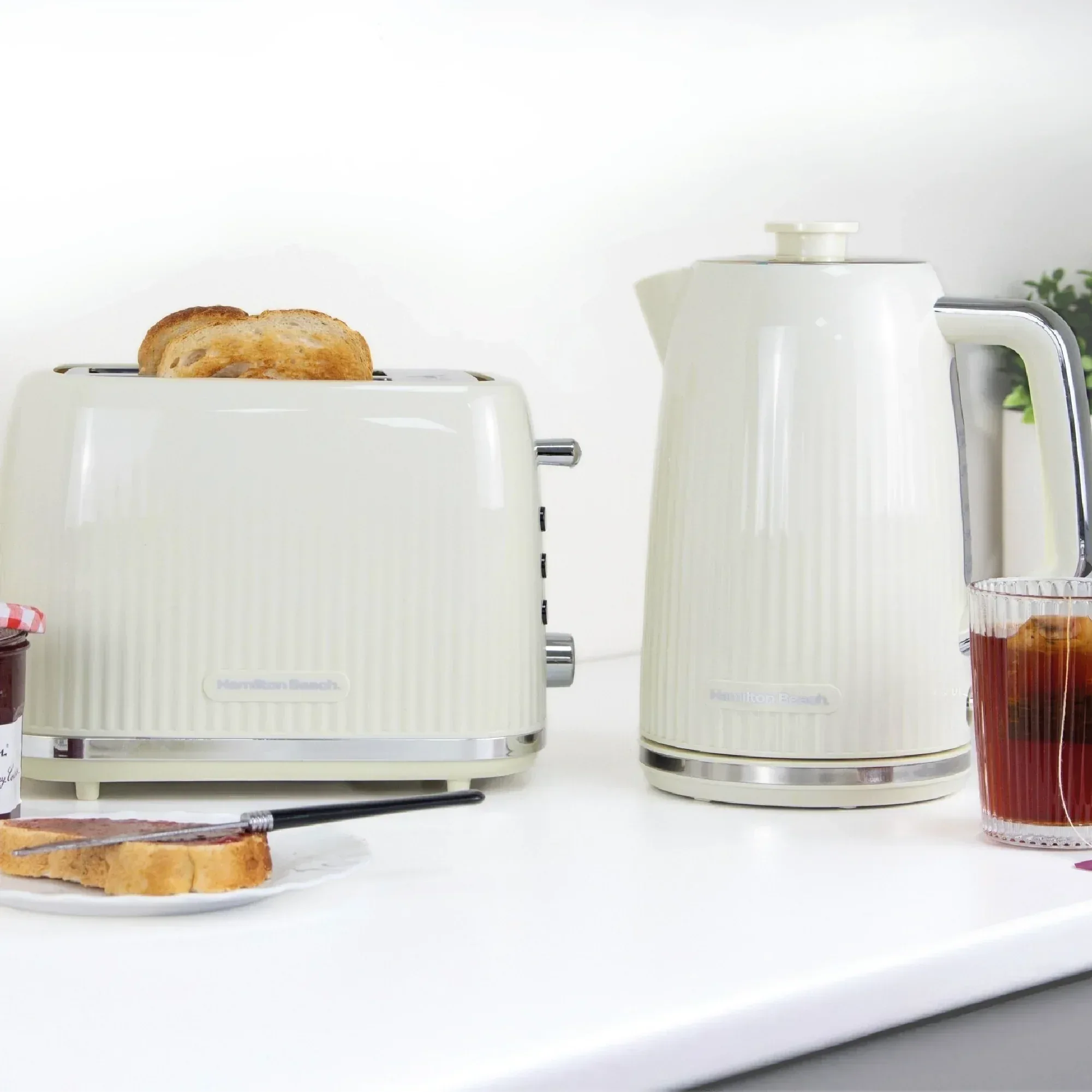 Hamilton Beach Miami Kettle, Toaster & Microwave Set - Sand - Image 3