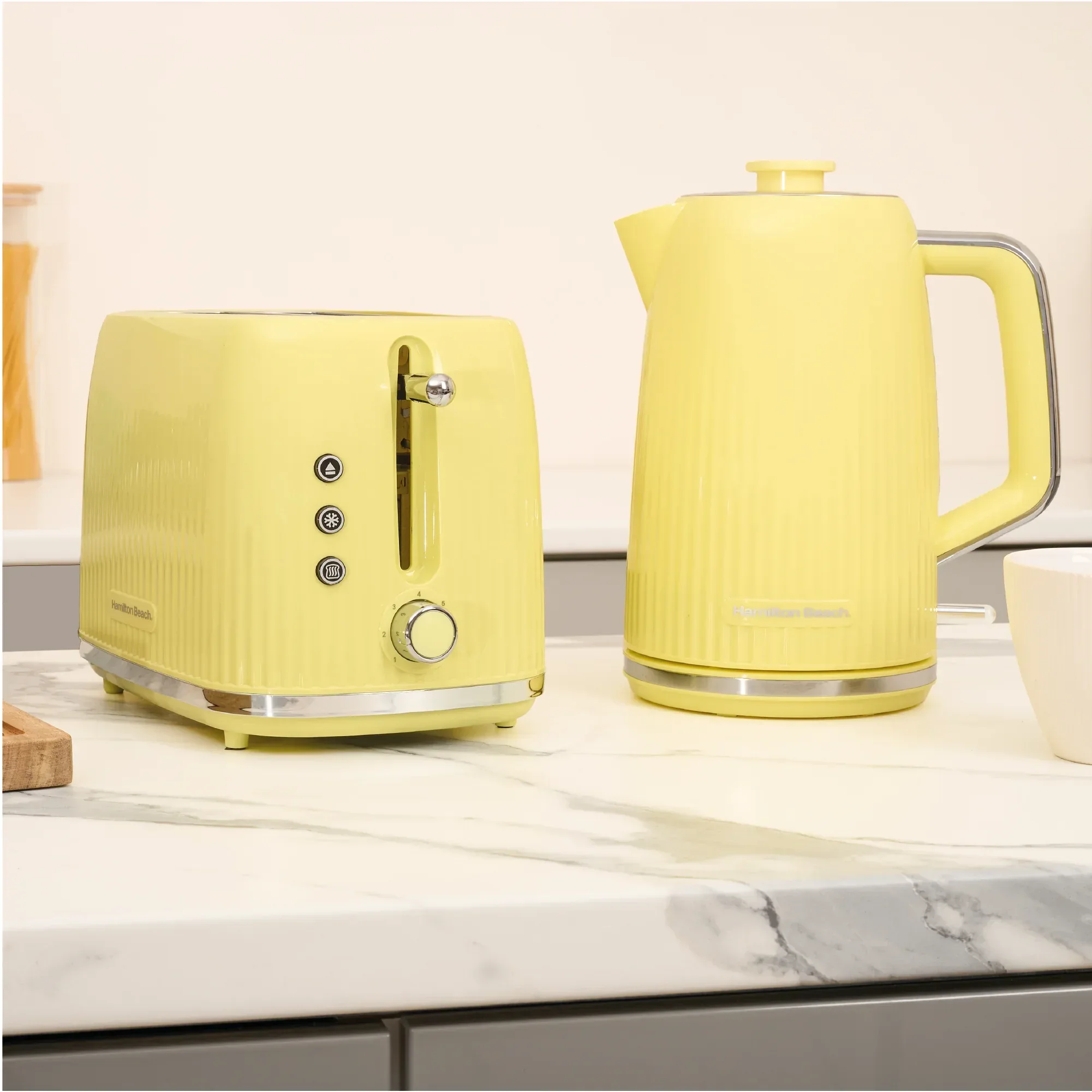 Hamilton Beach Miami Kettle & Toaster Set Banana Split - Image 2