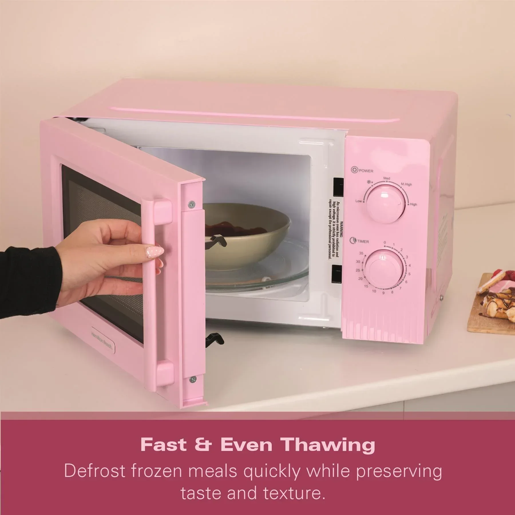 Hamilton Beach Miami Manual 800W Microwave - Flamingo Pink - Image 8