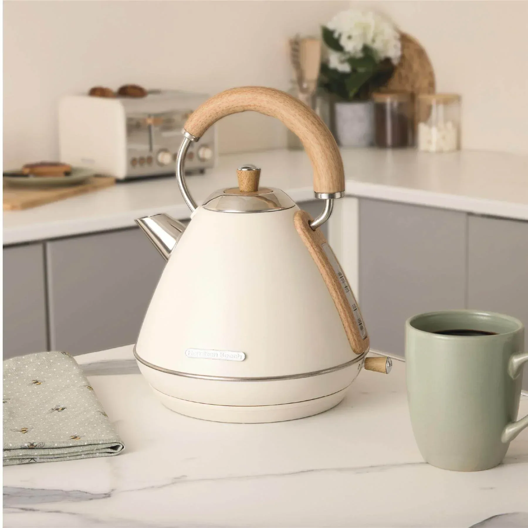 Hamilton Beach Scandi Pyramid Kettle & Toaster Set - Cream - Image 3