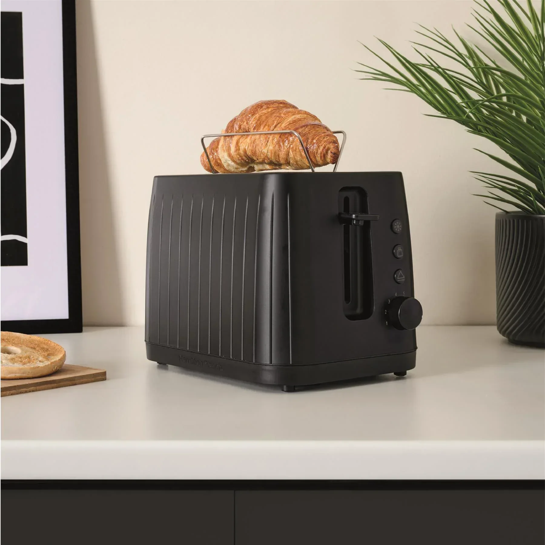 Hamilton Beach Stealth Kettle, Toaster & 20L Retro Microwave Set - Black - Image 3